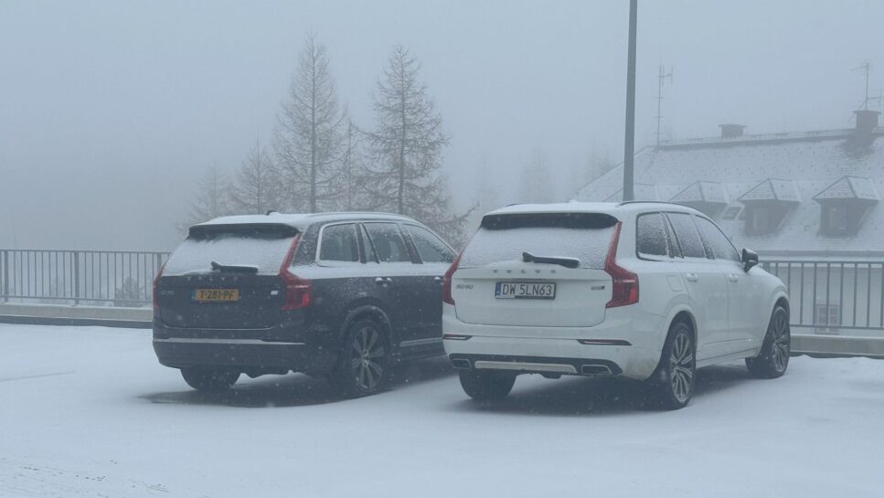 Volvo XC90 in de sneeuw