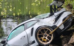 Man rijdt 992 GT3 RS in het water dag na aanschaf